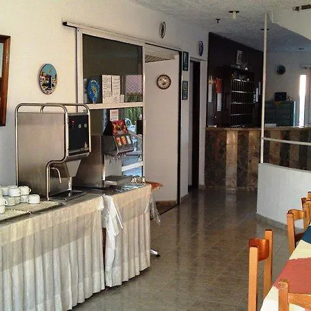מלון Tsambika Sun 2*